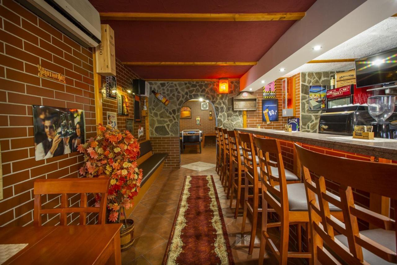 Hotel El Greco Roznov pod Radhostem Exterior photo