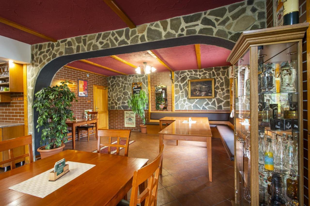 Hotel El Greco Roznov pod Radhostem Exterior photo
