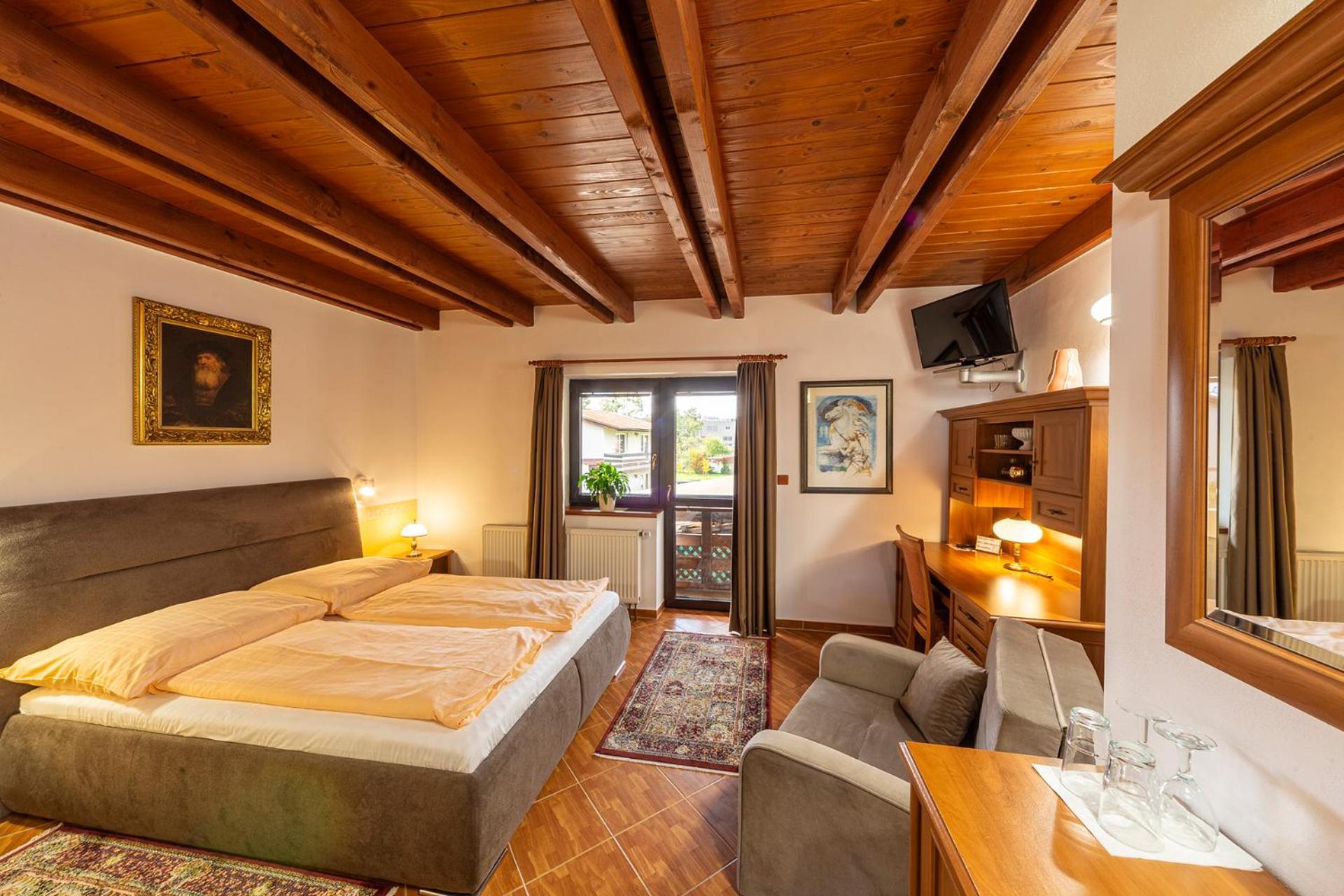 Hotel El Greco Roznov pod Radhostem Exterior photo